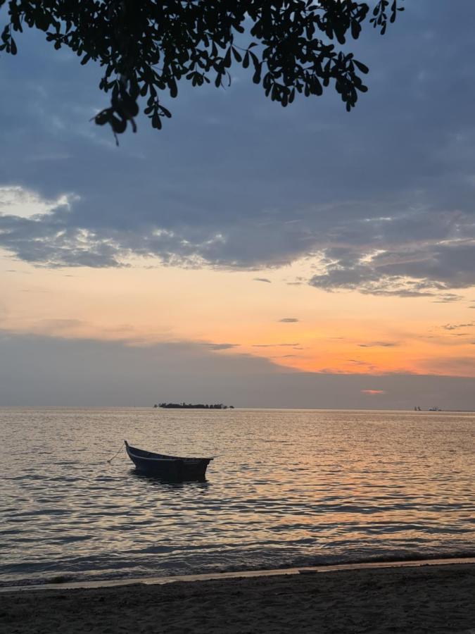 Glory Beach Resort Seaview Private 2Br ポートディクソン エクステリア 写真